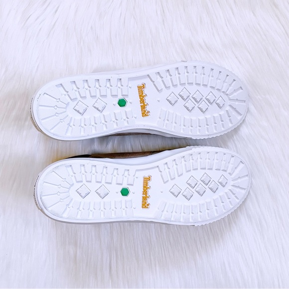 Timberland Women’s Skyla Bay Chukka Boots In Taupe - Picture 7 of 7